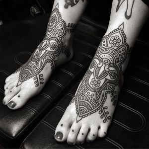 Decorative feet by Matt Chahal via instagram mattchahaltattoo #mendhi #decorative #linework #patterns #mattchahal