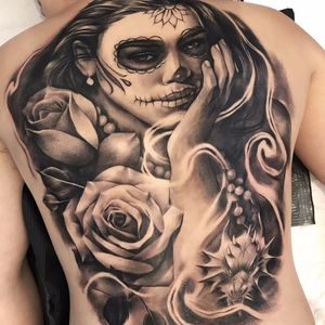 Dia de los Muertos backpiece by Antonio Macko Todisco #AntonioMackoTodisco #diadelosmuertos #dayofthedead #girl #lady #skull #roses #dragon #smoke #blackandgrey #blackwork #hand #portrait #tattoooftheday