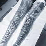 Intense and elaborate Polynesian leg sleeves from Chris Higgins (Instagram @higginsandcotattoo). #ChrisHiggins #elaborate #legsleeves #Polynesian #tribal #sleeves
