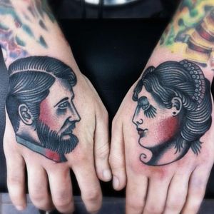 Man and Woman Tattoo by Giacomo Sei Dita #TraditionalTattoo #TraditionalTattoos #ClassicDesigns #ClassicTattoos #OldSchool #GiacomoSeiDita #traditional #hands #handtattoo #redandblack