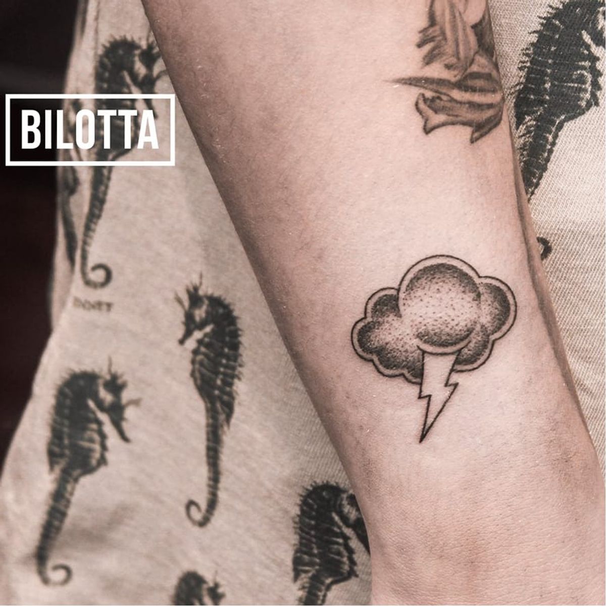 Tattoo uploaded by Filipe Lopes • #nuvem #cloud #delicada #GabrielBilotta  #dontcrytattoo #pontilhismo #dotwork #fineline #blackwork #RioDeJaneiro  #brasil #brazil #portugues #portuguese • Tattoodo