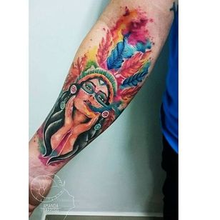 Tatuaje de nativo americano por Amanda Barroso #nativeamerican #watercolor #watercolortattoo #watercolortattoos #brighttattoos #AmandaBarroso