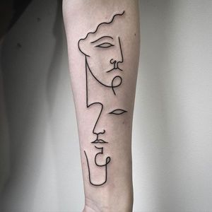 Bold and simple linework Tattoo of faces by Caleb Kilby @CalebKilby #CalebKilby #CalebKilbyTattoo #Blackwork #Minimalist #Linework #Black #TwoSnakesTattoo #London