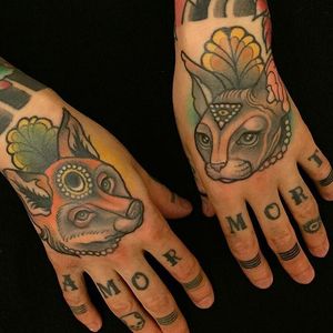 Cool hands by Myra Brodsky #MyraBrodsky #neotraditonal #fox #sphinxcat #cat #hand