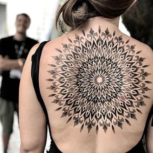 1º lugar Pontilhismo: Raphael Lopes #RaphaelLopes #TattooWeek #TattooWeekRio #convenção #convention #brasil #brazil #pontilhismo #dotwork #mandala