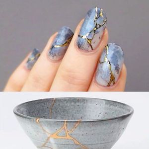 Japanese Kintsugi Inspired Nails by Lady Crappo (via IG-ladycrappo) #nailart #artist #art #kintsugi #bowl #broken #ladycrappo