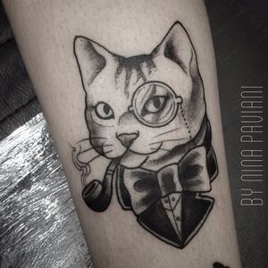 Gatíneo por Nina Paviani! #NinaPaviani #tatuadorasbrasileiras #tatuadorasdobrasil #tattoobr #tattoodobr #cat #gato #blackwork