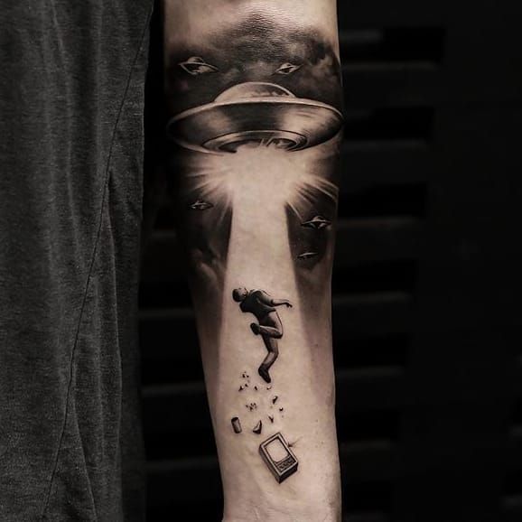 Tattoo uploaded by Ross Howerton • One of the best alien abduction scene we've ever seen by Oscar Akermo (IG-oscarakermo). #abduction #blackandgrey #OscarAkermo #portraiture #realism #UFO • Tattoodo
