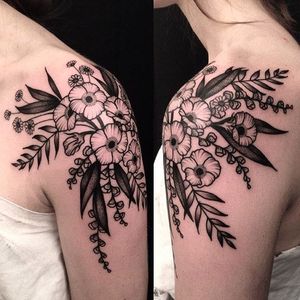 Blackwork floral shoulder tattoo by Hilary Jane. #HilaryJane #neotraditional #nature #grecian #floraandfauna #flower
