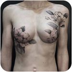 Gorgeous black and grey mastectomy scar coverup by @davidallen #DavidAllen #masectomy #coverup #blackandgrey #floral