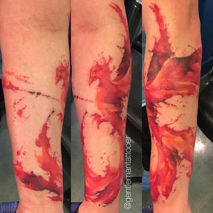 Tatuaje de cuatro ave fénix en acuarela de Ryan Tews.  # acuarela #bird #phoenix #firephoenix #RyanTews