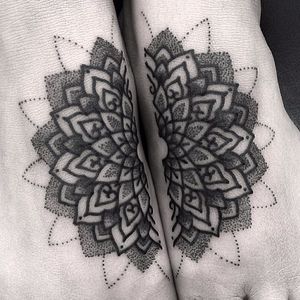 Mandala Tattoo by Mark Jelliman #mandala #blackworkmandala #mandalatattoo #mandalatattoos #dotwork #dotworktattoos #geometric #blackwork #blackworktattoo #geometricblackwork #bestmandalas #MarkJelliman