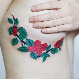 Roses by Zihee (via IG-zihee_tattoo) #microtattoo #smalltattoo #femininetattoo #flowertattoo #watercolor #painterly #zihee
