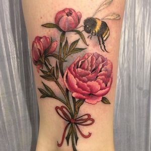 Botanical peony tattoo by Amy Autumn #AmyAutumn #peony #flower #realism #colour #botanical
