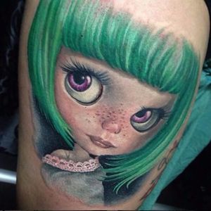 Bonequinha! #doll #boneca #colorida #tatuadora #AngieTattoo #femaletattooartist #brasil #brazil #portugues #portuguese