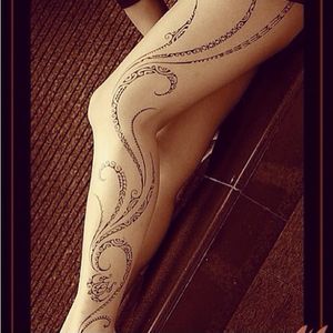 Flowing Polynesian leg tattoo by Manu Farrarons #ManuFarrarons #polynesian #tahitian #marquesan #ethnic #tribal #ornamental #freetattoo