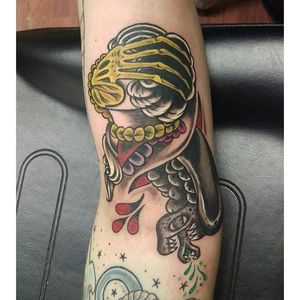 Facehugger Tattoo, artist unknown #facehugger #facehuggertattoo #alien #aliens #alientattoo #movietattoos #scifi #scifitattoo #traditional #traditionaltattoo