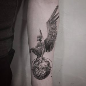On top of the world by Cold Gray #ColdGray #coldgraytattoo #blackandgrey #world #globe #wings #Icarus #birdman #portrait #realism #realistic #hyperrealism #tattoooftheday