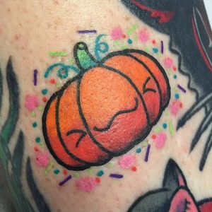 Lil' Jack-o'-Lantern via instagram keely_rutherford #halloween #pumpkins #color #jackolantern #cute #KeelyRutherford