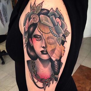 Tatuaje de mujer con velo por Oash Rodriguez