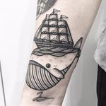 Navegando #HugoTattooer #gringo #kawaii #blackwork #cute #fofo #sea #mar #ocean #whale #baleia #barco #boat #ship #navio