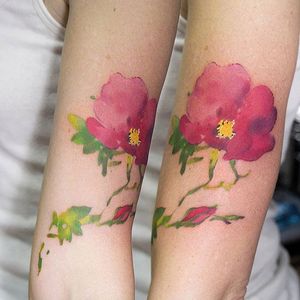 Dreamy by Sasha Marsh (via IG-sasha_rdrvn) #tattooartist #artist #watercolor #color #flowers #SashaMarsh