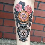 Flower Pot Tattoo by Chad Lenjer #flowerpot #flowerpottattoo #neotraditional #neotraditionaltattoo #neotraditionaltattoos #traditional #boldtattoos #moderntattoos #ChadLenjer
