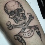 Skull and Crossbones Tattoo by Gianluca Fusco #skullandcrossbones #blackandgrey #blackandgreyart #fineline #blackandgreyartist #GianlucaFusco