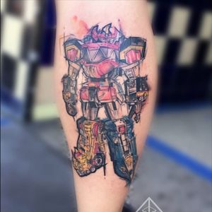 Trudy Lines' (IG— trudy_lines_tattoo) awesome spin on the Megazord. #ComicCon #Megazord #PowerRangers  #TrudyLines