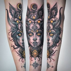 Three-eyed wolf headdress tattoo by Kati Berinkey. #KatiBerinkey #wolf #wolfwoman #woman #sketchtattoo #sketchstyletattoo