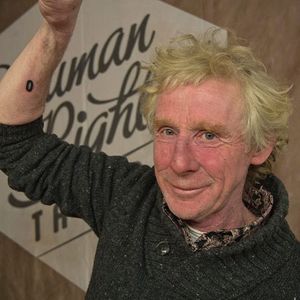 Ben van Rooij receives an "O" for the project via instagram humanrightstattoo #humanrights #lettering #tattooswithmeaning #tattooproject #humanrightstattoo #SandervanBussel