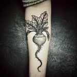 Sweet beet tattoo by Habba Nero #habbanero #runes #magic #stickandpoke #handpoked #beet #vegetable