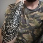 Forearm tattoo. (via IG - charlysaconi) #geometric #ornamental #blacktattoo #dotwork #decorative #forearm