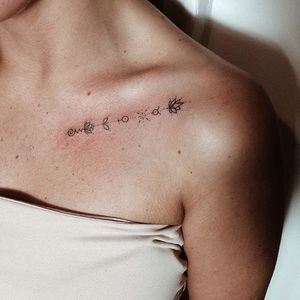 Handpoked collarbone tattoo by Anya Barsukova. #AnyaBarsukova #handpoke #minimalist #sacredgeometry #microtattoo