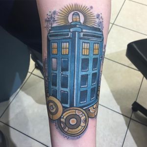 TARDIS blue tattoo (IG-dan_abner) #DoctorWho #DoctorWhotattoo #tardis #neotraditional