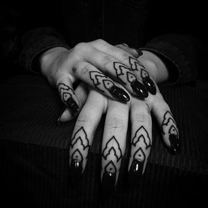 Finger tattoos by mxw. #finger #ornament #mxw