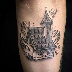 Cute little burning house tattoo done by Tommy Lee. #Tommylee #109 #illustrativetattoo #blacktattoo #house #burninghouse