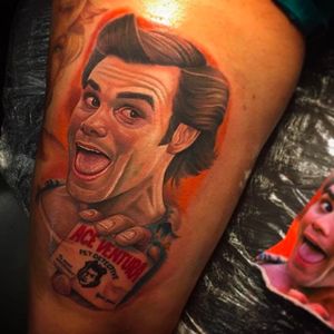 Awesome looking Jim Carrey tattoo as Ace Ventura: Pet Detective. Tattoo by Steve Wimmer. #SteveWimmer #portraittattoo #realistic #colorportrait #jimcarrey #AceVentura