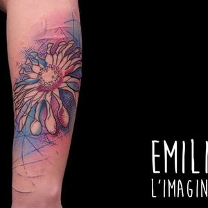 Graphic tattoo by Emilie B. #scarcovering #scar #flower #EmilieB #watercolor #graphic
