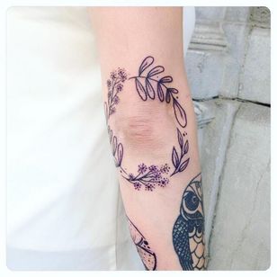 Tatuaje botánico de Lia November #LiaNovember #ilustrativo #minimalista #little #linework #botanical #floral