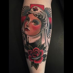 A very plush Rose of No Man's Land piece by Frank Lifetime (IG—franklifetime). #FrankLifetime #ladyhead #RoseofNoMansLand #traditional