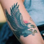 Traditional eagle tattoo #eagle #bird #wing #wings #traditional #traditionaleagle #traditionalbird #claws #streetstyle #TattooStreetStyle