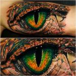 Hyper realistic Tattoo of reptilian eye up close by Carlox Angarita @CarloxAngarita #CarloxAngarita #Hyperrealistic #Realistic #Eye #Eyetattoo #Reptile