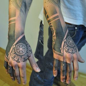 Geometric Pattern Tattoo by Stefan Halbwachs #geometric #geometricpattern #geometricpatterntattoo #geometrictattoos #geometricartist #StefanHalbwachs