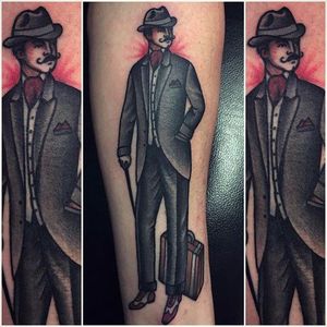 Clean and solid gentleman tattoo. Amazing work by Moira Ramone. #MoiraRamone #25toLife #traditionaltattoo #gentleman