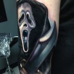 A portrait of Ghostface brandishing a hunting knife by Paul Acker (IG—paulackertattoo). #color #Ghostface #PaulAcker #portraiture #Scream