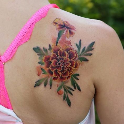 Hermoso tatuaje de flor de Joice Wang #JoiceWang #watercolor #graphic #nature #flower