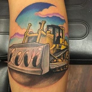 Memorial bulldozer by Vanis Orr. #vanisorr #bulldozer #bulldozertattoo 