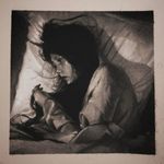 Illustration by Cold Gray #ColdGray #illustration #blackandgrey #realism #realistic #hyperrealism #photorealism #girl #lady #sleeping #hair #hands #portrait
