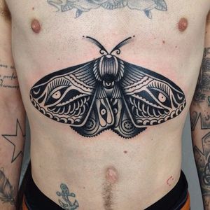 Moth tattoo by Will Geary #traditional #traditionaltattoo #blackwork #blackworktattoo #boldtattoos #blackworkmothtattoo #mothtattoo #moth #WillGeary